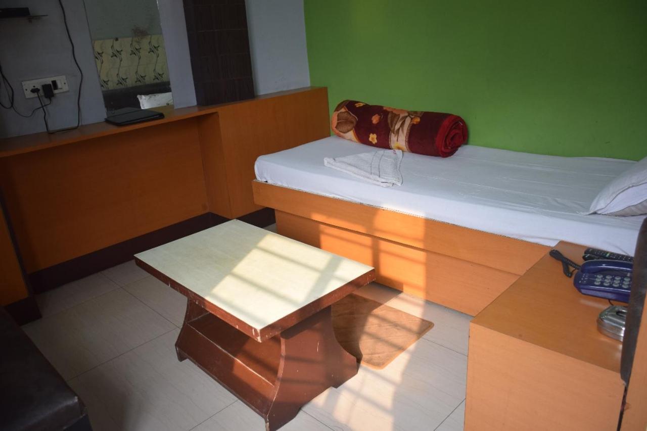 Starline Hotel อการ์ตาลา ภายนอก รูปภาพ